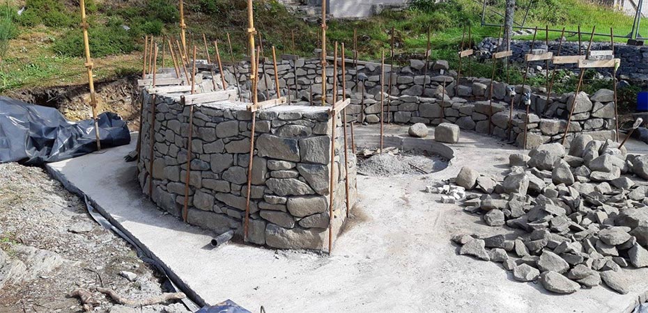 circle Stone Wall Construction