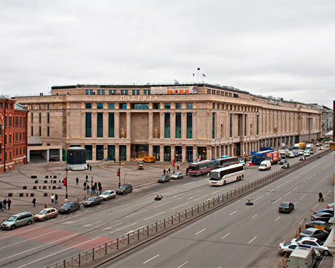 Pusat Perbelanjaan Galeria, St Petersburg, Rusia
    